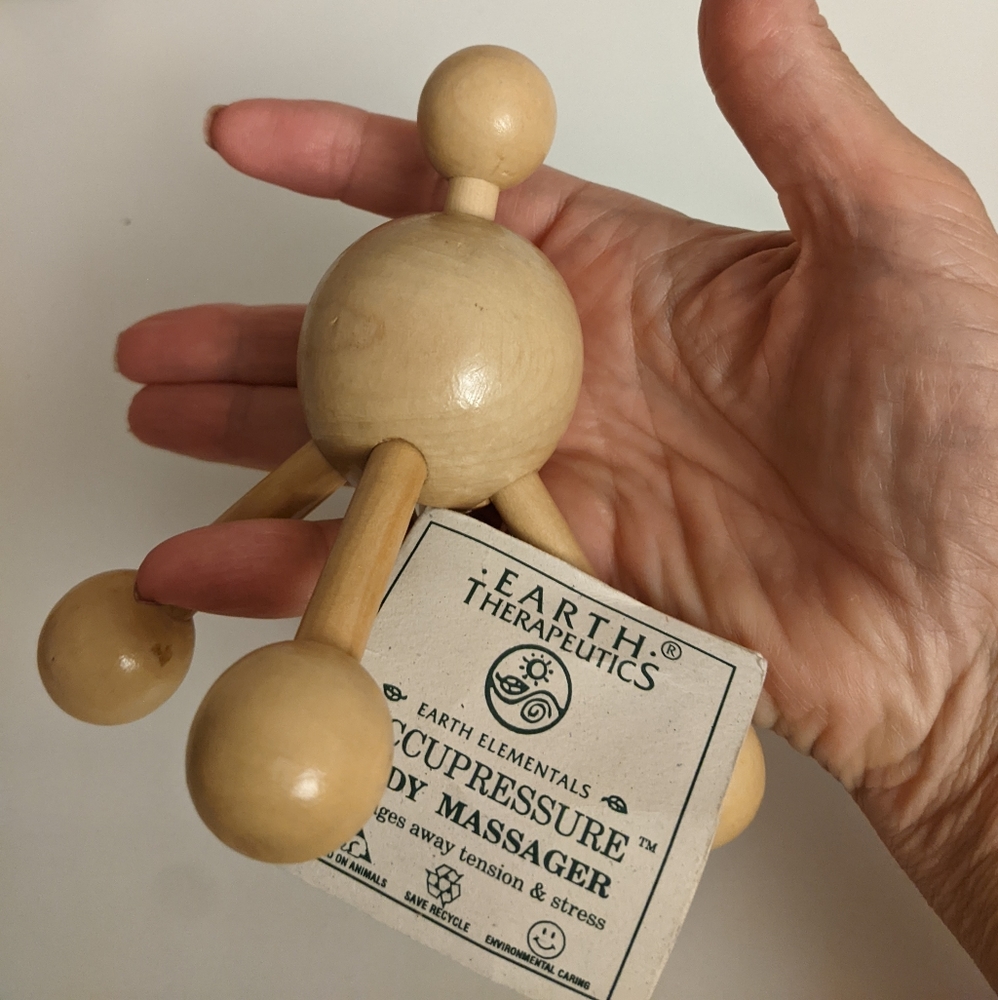 Wooden Earth Therapeutics Acupressure Body Massager w Tag
